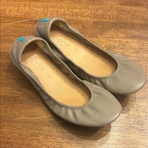 Tieks Taupe Ballet Flats Sz 8